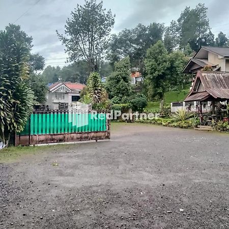 Pertiwi Village Redpartner Paragajen ภายนอก รูปภาพ