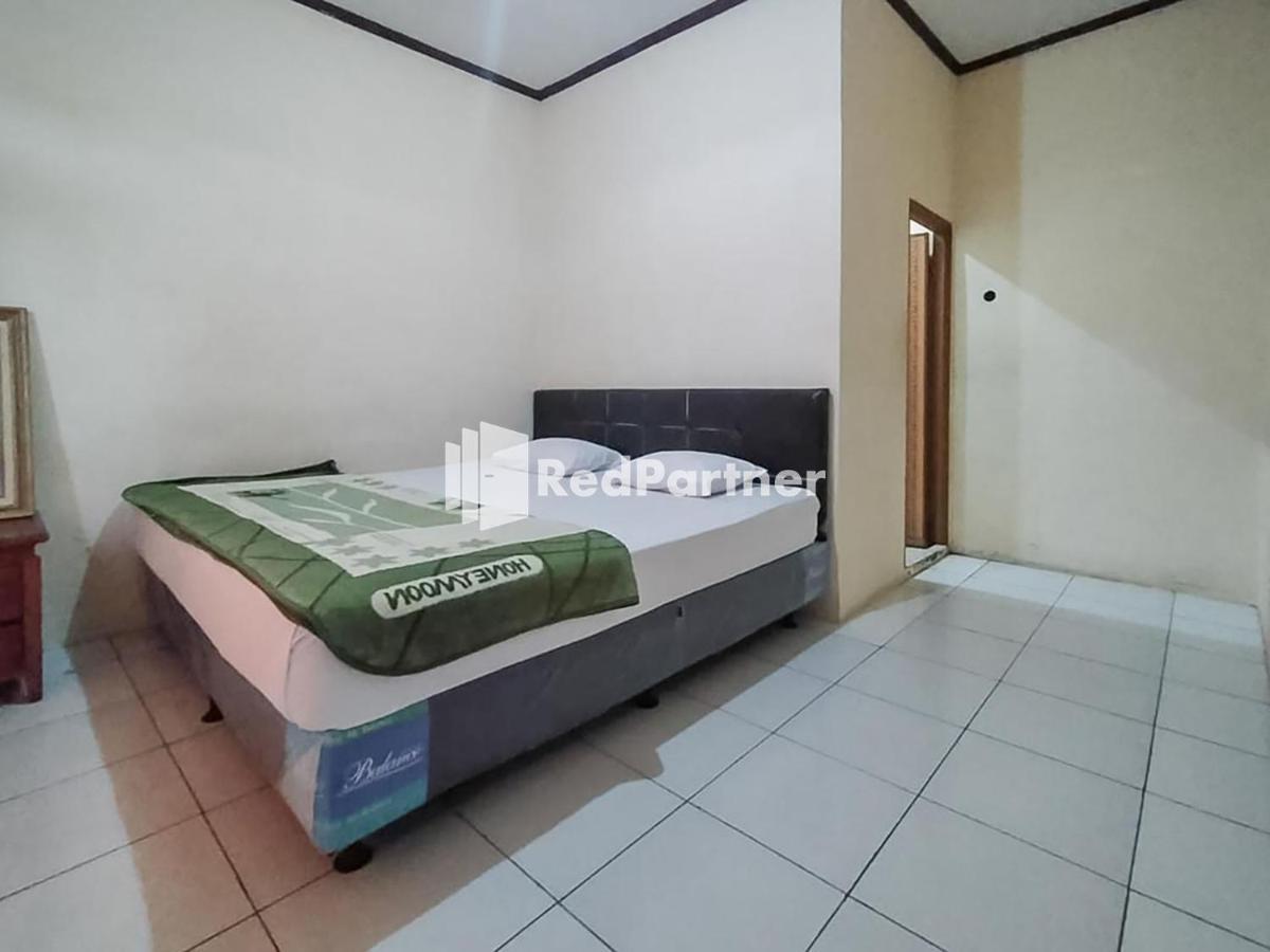 Pertiwi Village Redpartner Paragajen ภายนอก รูปภาพ