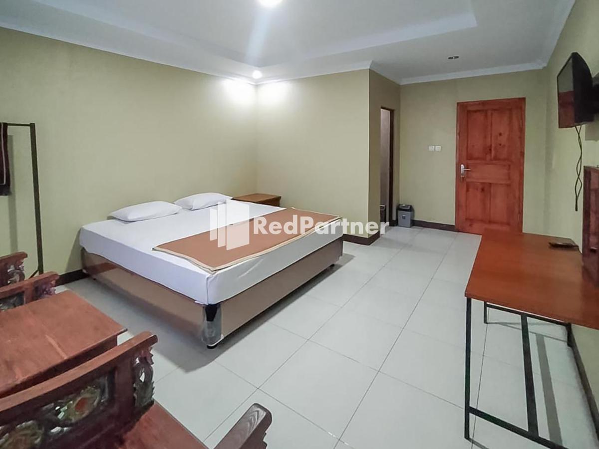 Pertiwi Village Redpartner Paragajen ภายนอก รูปภาพ