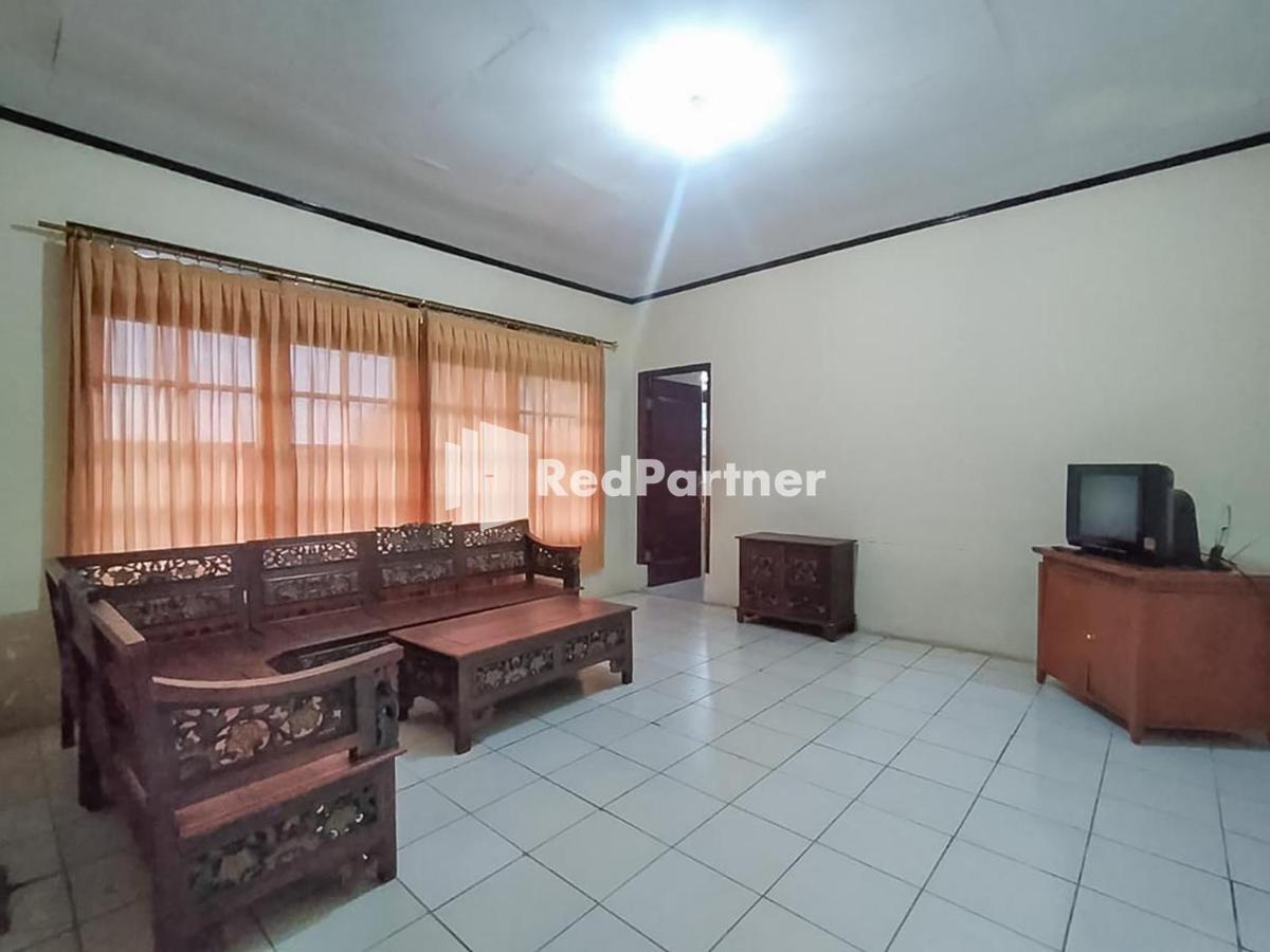 Pertiwi Village Redpartner Paragajen ภายนอก รูปภาพ