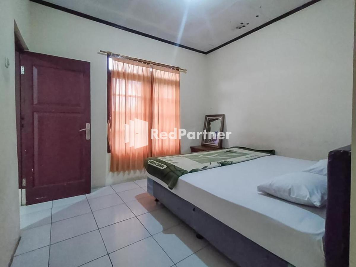 Pertiwi Village Redpartner Paragajen ภายนอก รูปภาพ